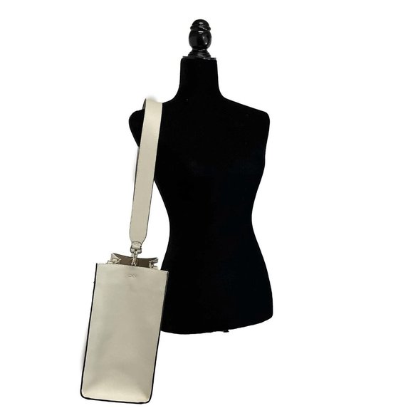 FENDI - Plexiglass Handle Sunshine Medium Cream Shopper Tote w/ Shoulder Strap - Picture 10 of 15